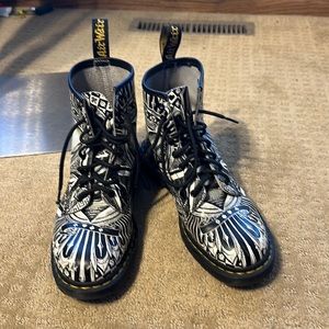 Unisex Dr Marten AirWair  UK 9 , US 10 black and white graphic